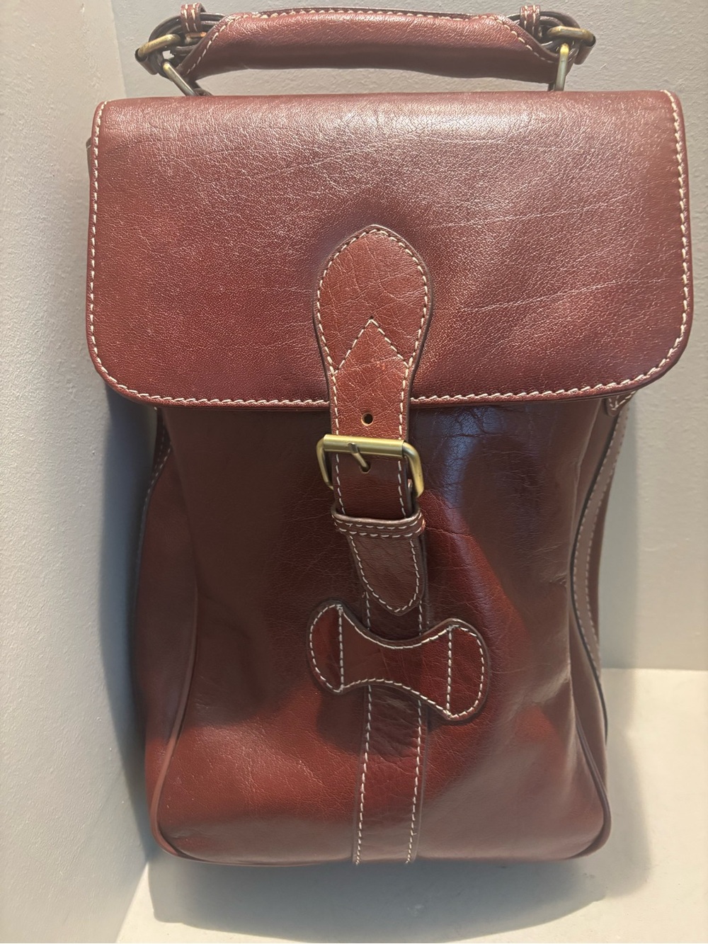 Leather wine satchel gift carrier-picnic/outdoors/travel drink bar red/brown